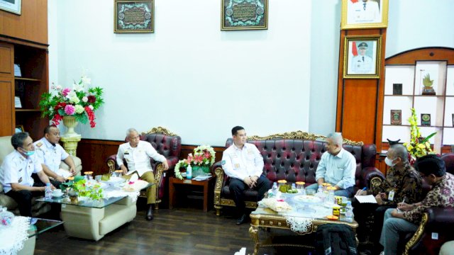 Pertemuan Bupati Pangkep Yusran dan Deputi Kementerian UMKM Bahas Produksi Garam