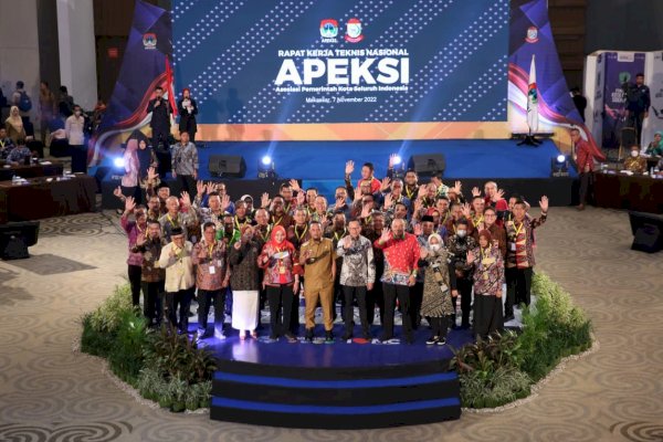 64 Kota Ramaikan Rakernis APEKSI 2022 di Makassar