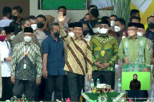 Jokowi Hadiri Pembukaan Muktamar Muhammadiyah di Stadion Manahan Solo