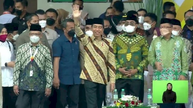 Jokowi Hadiri Pembukaan Muktamar Muhammadiyah di Stadion Manahan Solo