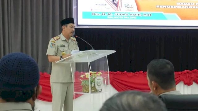 Sekda Firmanza Hadiri Seminar Survei Kebijakan Publik