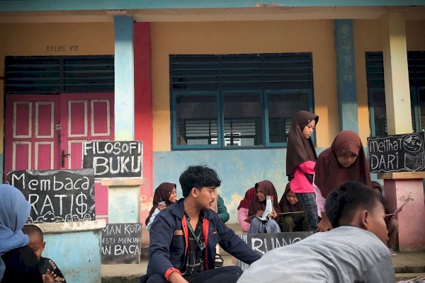 Mahasiswa UMI Makassar Hadirkan Kampung Literasi Kontemporer di Kecamatan Segeri Pangkep