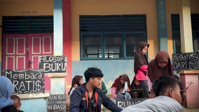 Mahasiswa UMI Makassar Hadirkan Kampung Literasi Kontemporer di Kecamatan Segeri Pangkep