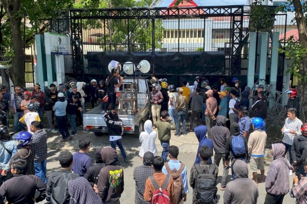 AMS Desak Penuntasan Kasus Bansos Covid-19 dan Pembangunan Stadion Mattoanging