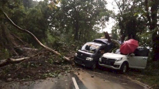 Longsor di Malino, Warga Sinjai Tewas dan Satu Mobil Dikabarkan Jatuh ke Jurang