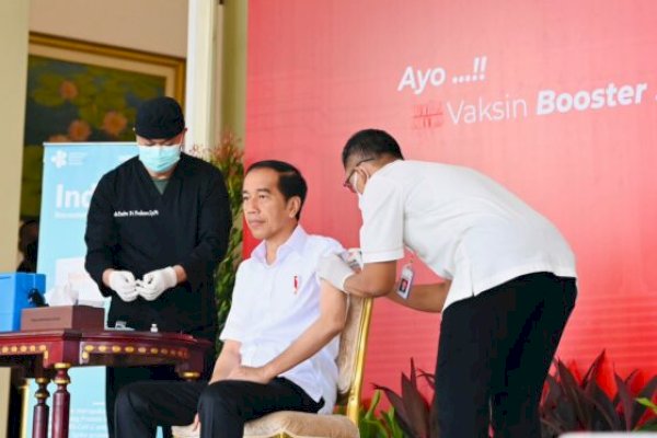 Pakai Vaksin IndoVac, Jokowi Disuntik Booster Kedua