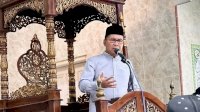 Camat Fadly Dampingi Wali Kota Makassar Danny Pomanto Saat Shalat Jumat di Antang