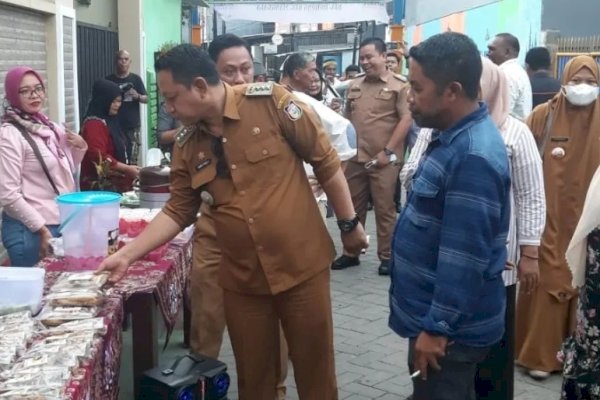 Camat Manggala Fadly Bersama Jajaran Jalan-jalan di Longwis Perak.