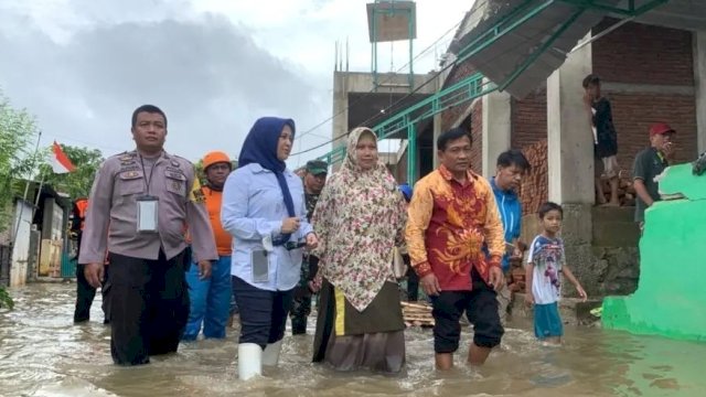Wakil Wali Kota Makassar, Fatmawati Rusdi Meninjau Langsung Lokasi Pengungsian di Manggala