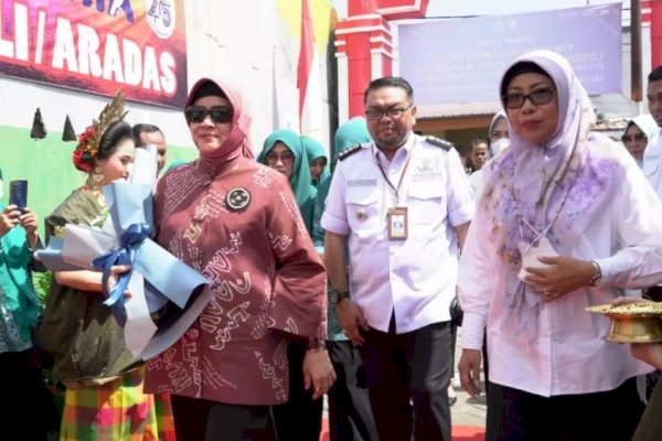 Ketua TP PKK Makassar Bersama Tim Penilai Lorong Kunjungi Kecamatan Rappocini