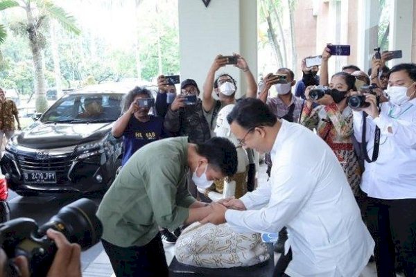 Anies Baswedan Sarapan bersama Gibran di Solo, Ternyata Bahas Ini