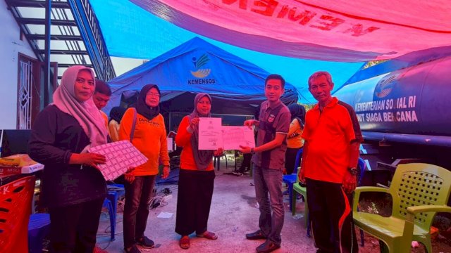 Kadis Dukcapil Makassar Hatim Tinjau Korban Kebakaran di Rappokalling, dan Buka Pelayanan Penerbitan Dokumen Kependudukan