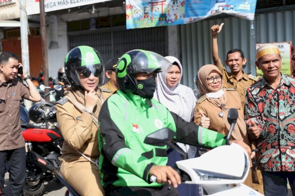 Kunjungi 3 Longwis dengan Ojol, Wawali Fatmawati Rusdi Tekankan Produk UMKM Harus Sertifikasi Halal dan BPOM