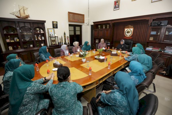 Indira Yusuf Ismail Lepas Tim Jambore TP PKK Kota Makassar