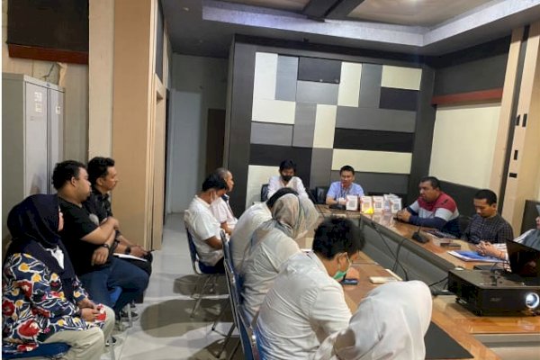 Bapenda Makassar Rapat Evaluasi Pembayaran Pajak dan Retribusi Daerah Melalui Qris