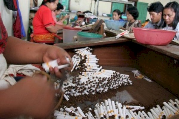 Pemerintah Naikkan Cukai Rokok 10% Tahun Depan