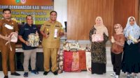 Didampingi Ketua TP-PKK, Bupati Maros HAS Chaidir Syam Buka Workshop Ecoprint