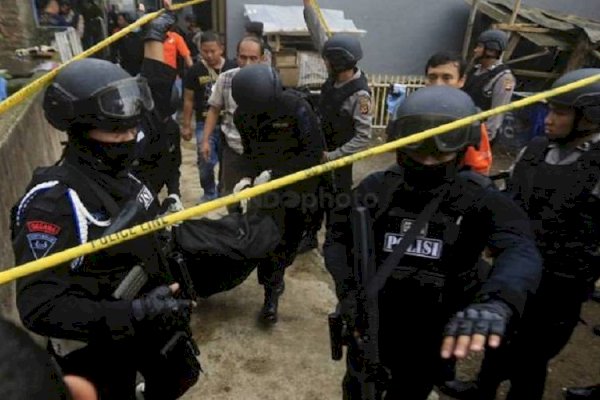 Densus 88 Geledah Rumah Terduga Teroris di Lampung, Temukan Buku dan Kaset Tentang Jihad
