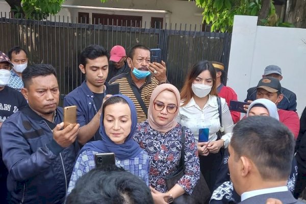 Wanda Hamidah Minta Perlindungan Hukum Jokowi Usai Paman jadi Tersangka
