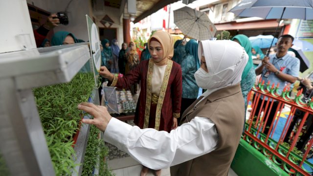 Rombongan Dekranas Pusat Bermain Dende Dende di Lorong PKK Kelurahan Kassi – Kassi, Kecamatan Rappocini
