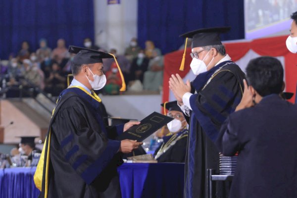 Lulus Predikat Sangat Memuaskan, Bupati Takalar Raih Gelar Doktor Jelang Akhir Masa Jabatan