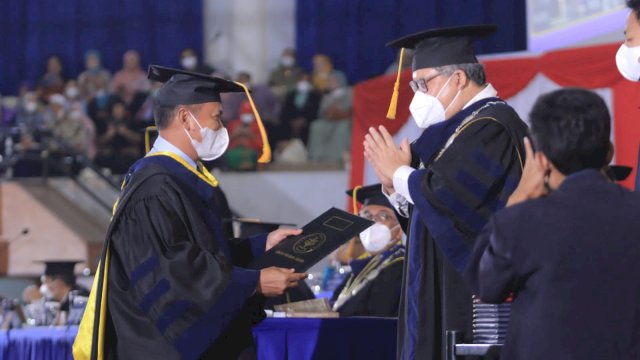 Lulus Predikat Sangat Memuaskan, Bupati Takalar Raih Gelar Doktor Jelang Akhir Masa Jabatan