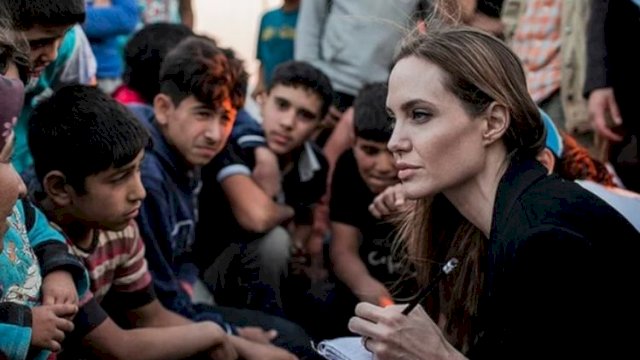 Angelina Jolie Berhenti Jadi Utusan PBB untuk Pengungsi