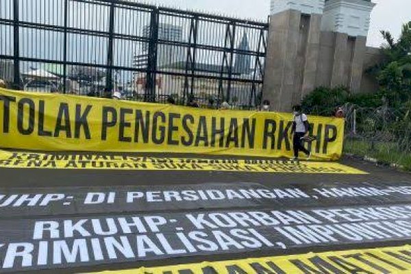 Ada Penolakan RKUHP, Menkumham: Gugat Saja ke MK