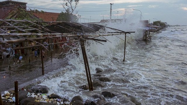 Ilustrasi Banjir Rob di Pesisir (F-Int).