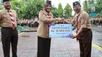 Wawali Fatmawati Rusdi Beri Dana Operasional Ke Kwartir Cabang Tamalanrea dan Biringkanaya