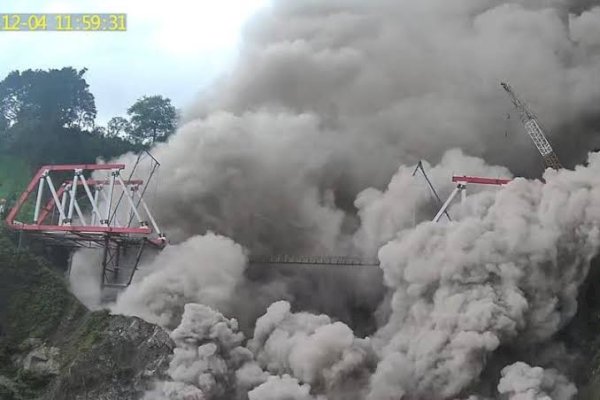 Waspada! Gunung Semeru Alami 22 Kali Letusan, Usai Statusnya Naik Jadi Awas