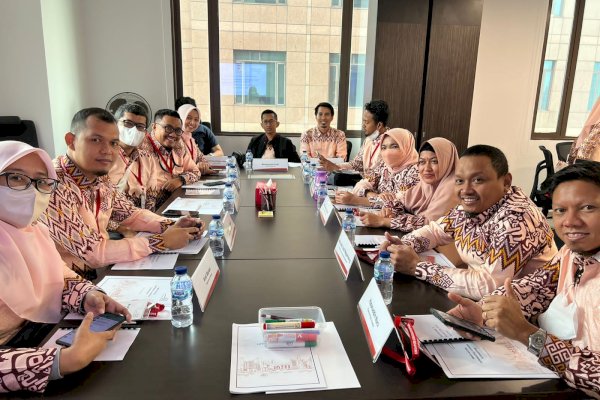 Wujudkan Makassar Kota Dunia, Danny Pomanto Boyong ASN ke Singapura Ikuti Capacity Building Temasek Foundation