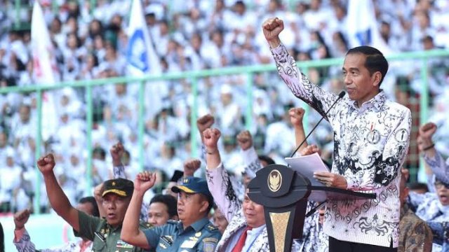 Peringati HUT ke-77 PGRI, Jokowi Ingatkan Guru Tak Berikan Pengajaran Usang