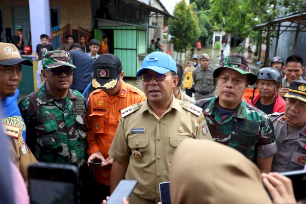 Danny Pomanto Tinjau Lokasi Banjir di Paccerakkang, Salurkan Bantuan untuk Korban