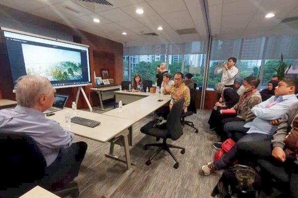 Danny Pomanto Paparkan Makassar Menuju Kota Dunia di Morrow Office Singapura