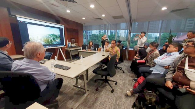 Danny Pomanto Paparkan Makassar Menuju Kota Dunia di Morrow Office Singapura