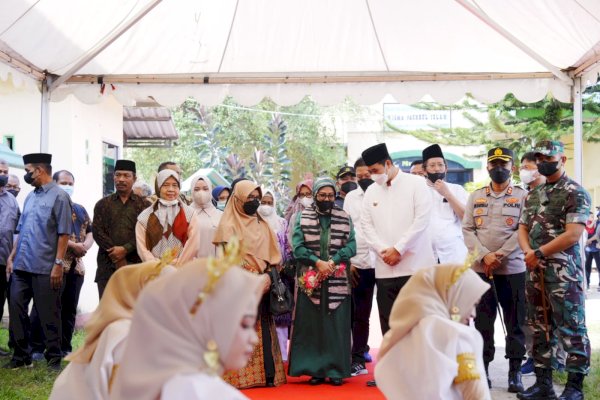 Didampingi Bupati Yusran Saat Berkunjung ke Pangkep, Putri Wapres Bicara Peran Wanita Muslimah Era 4.0