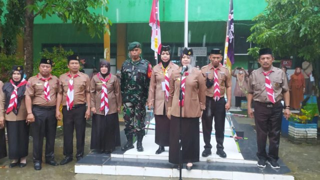 Salut! Walau Diguyur Hujan, Wawali Fatmawati Rusdi Tolak Dipakaikan Payung dan Memilih Hujan-hujanan Saat Tutup Lomba Tingkat II Kwarran Rappocini