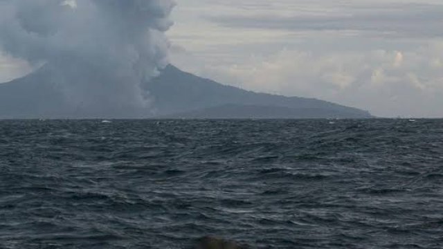 Gunung Anak Krakatau 2 Kali Erupsi, Semburan Abu Vulkanik Capai 700 Meter