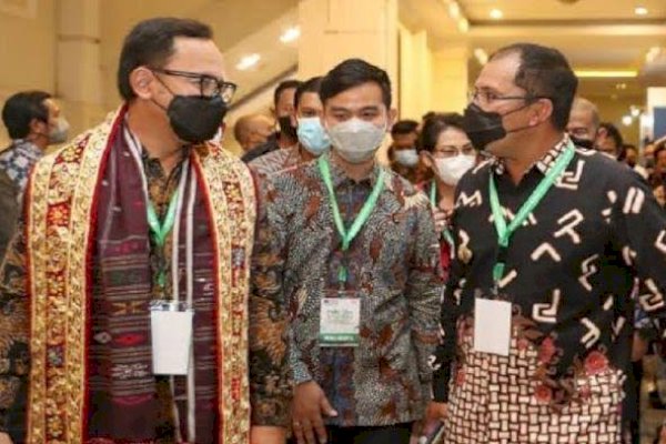 Danny Pomanto dan Gibran Rakabuming Terima Apresiasi KPI karena Beri STB Gratis