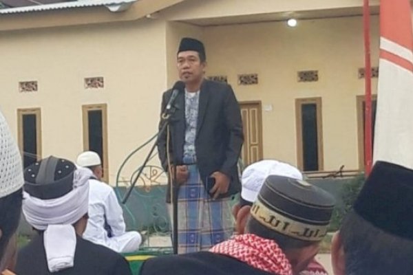 Momen Idul Adha, Camat Ramli Lallo Ajak Masyarakat Perkuat Kebersamaan