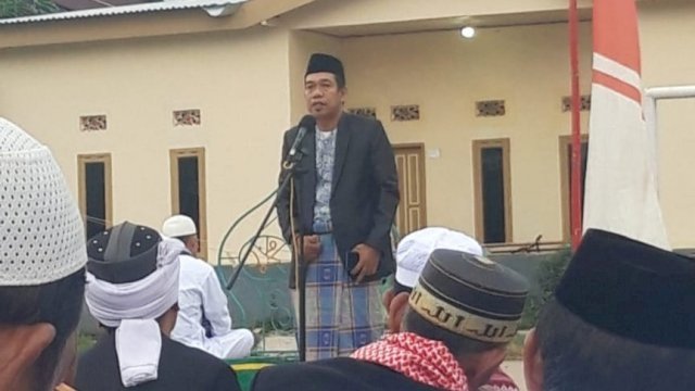 Momen Idul Adha, Camat Ramli Lallo Ajak Masyarakat Perkuat Kebersamaan