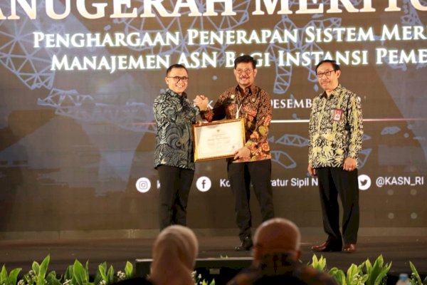 Menteri Pertanian Menerima Penghargaan dalam Anugerah Meritrokrasi Tahun 2022