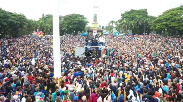 Luluhan Ribu Masyarakat Sulsel, Hadiri Jalan Sehat Restorasi Bersama Anies Baswedan di Pangkep.