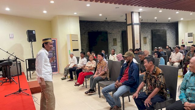 Ketua DPRD Makassar, Rudianto Lallo Bersama Tokoh Masyarakat Kecamatan Biringkanayya.