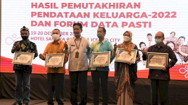 Sulsel Raih Penghargaan Nasional Pemutakhiran Pendataan Keluarga 2022