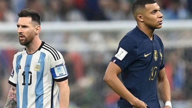 Messi dan Mbappe Bersaing Jadi Pemain Terbaik FIFA 2022.(F-INT)