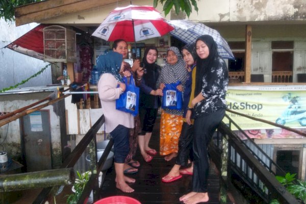 Jumat Berkah, NasDem Maros Salurkan Bantuan untuk Korban Banjir di Dusun Pattene