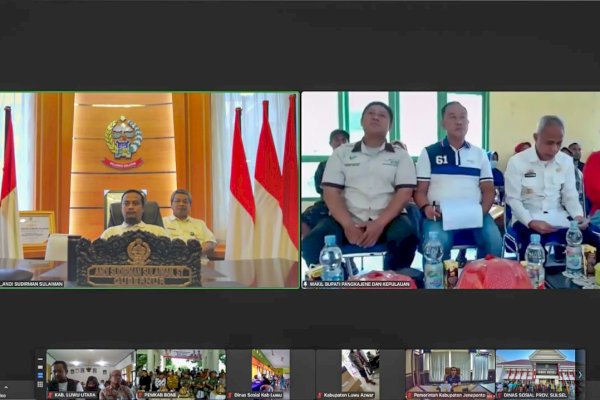 Gubernur Andalan Salurkan BLT di Pangkep Senilai Rp382,5 Juta