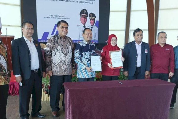 Diskominfo Makassar Bersama ITB Nobel Indonesia Teken Kerjasama Pembinaan Dewan Lorong Milenial